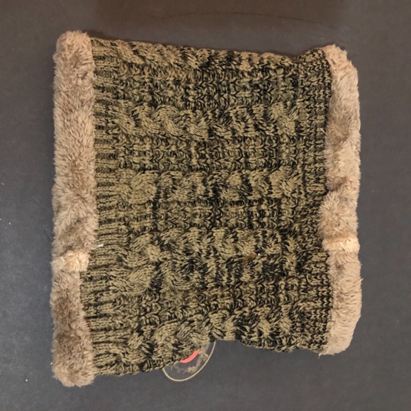 Winter Women’s Neck Muffler Scarf - Picture 6 of 9